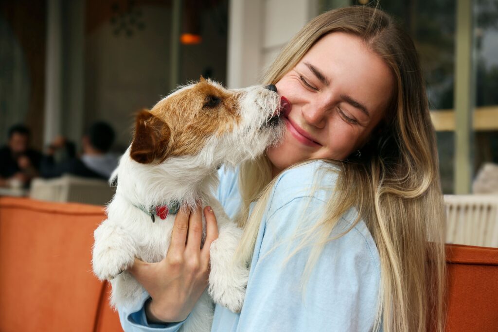 Frau mit Hund